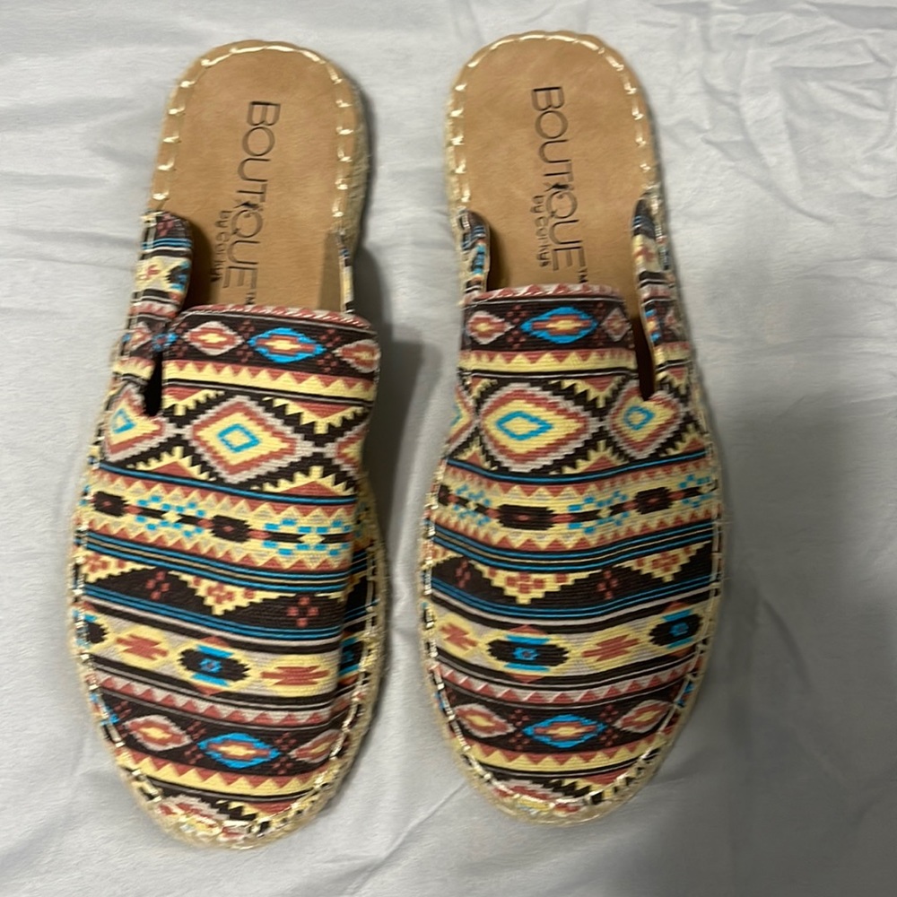 NWOT Boutique Purchased Aztec Print slip ons espadrilles